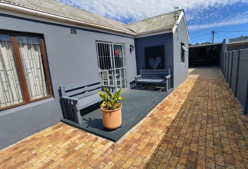 3 Bedroom Property for Sale in Goodwood Estate Western Cape
